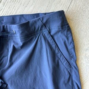 Columbia Ladies Blue Shorts